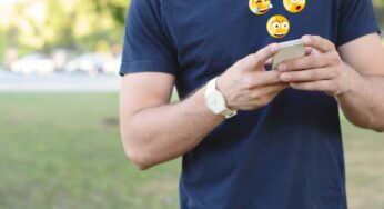 WhatsApp attenzione alle emoticon: l’aggiornamento è inquietante